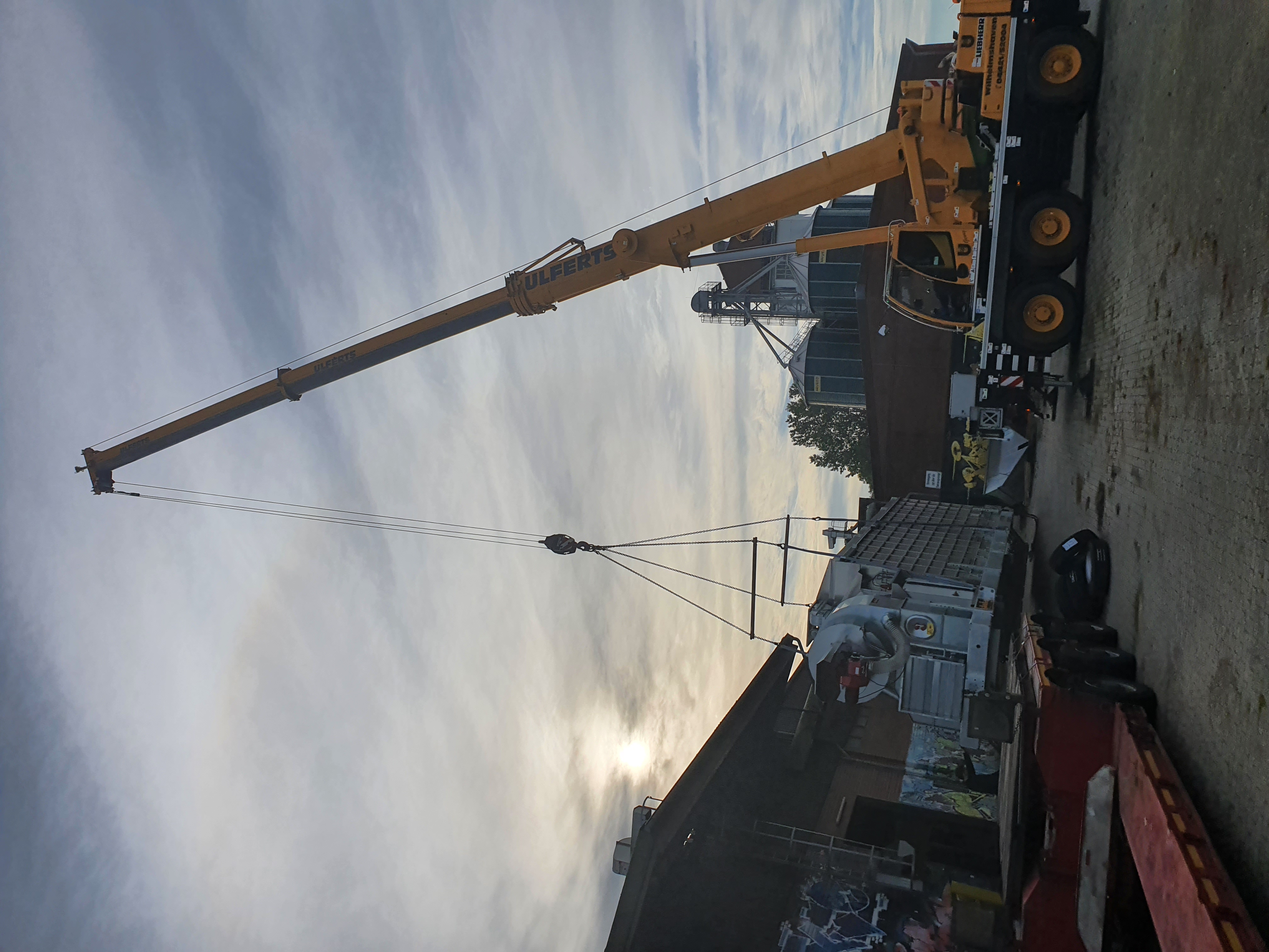 newsimages/113-Stela MUF 110_3.jpg